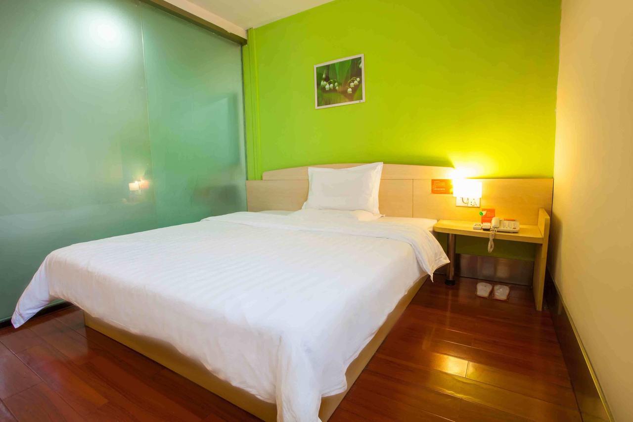 7Days Inn Guangzhou Southern Hospital Medical College Station Exterior photo