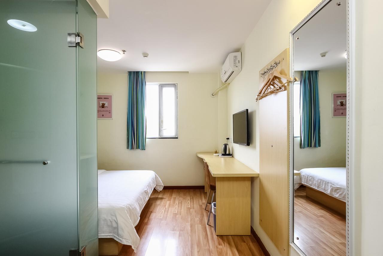 7Days Inn Guangzhou Southern Hospital Medical College Station Exterior photo