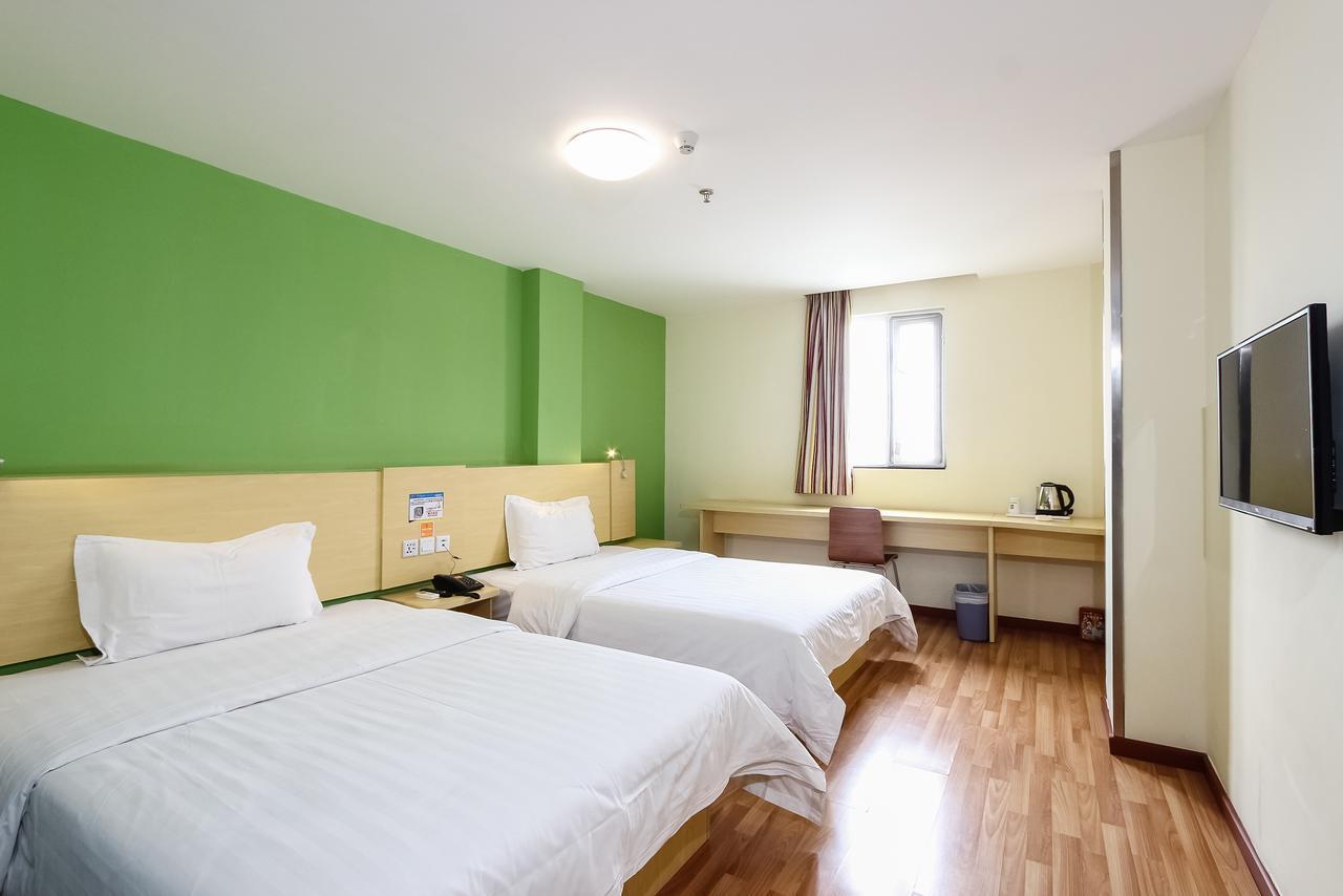 7Days Inn Guangzhou Southern Hospital Medical College Station Exterior photo
